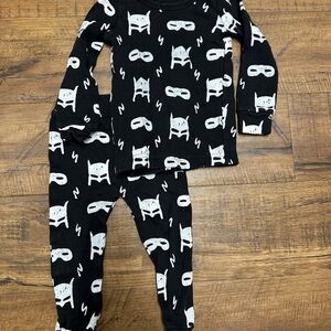 Modern Burlap Pajama Set with Mask Print